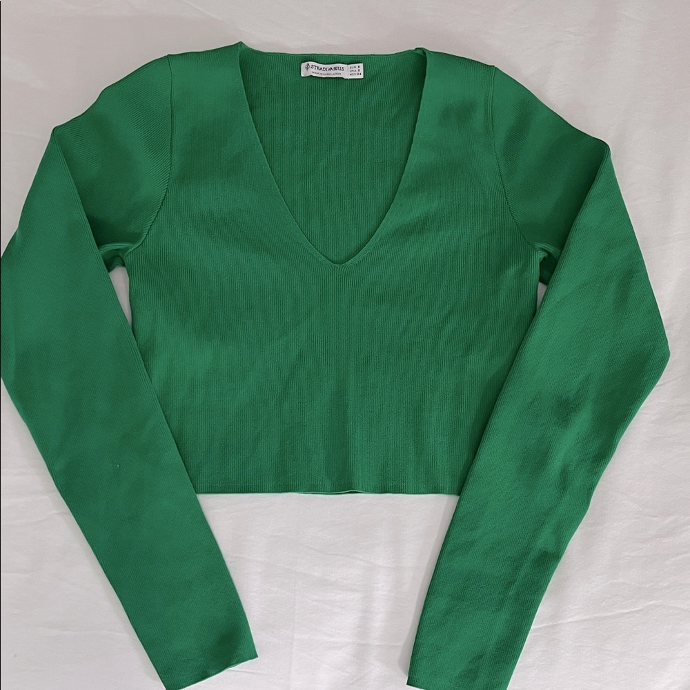 Stradivarius Emerald V-Neck Long Sleeve crop top